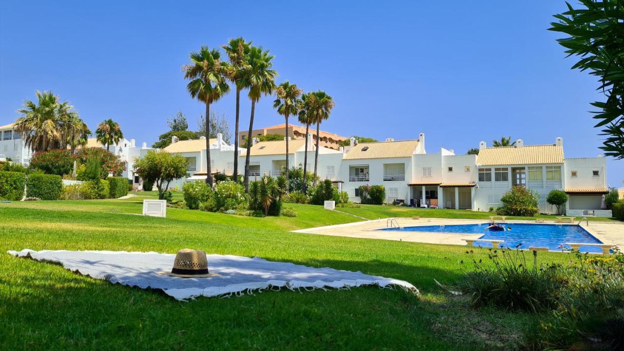 Beach Villa With Ocean View And Rooftop Cinema Guia  Exteriör bild