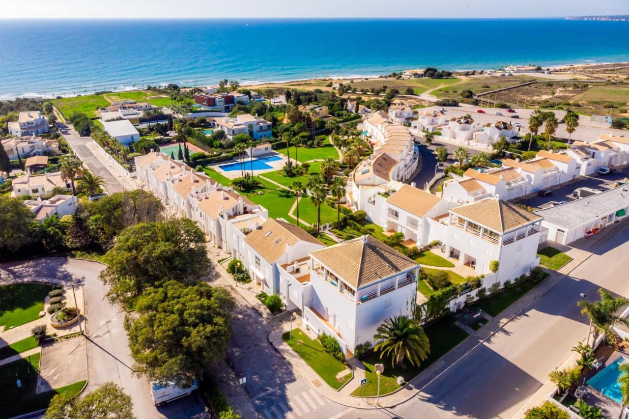 Beach Villa With Ocean View And Rooftop Cinema Guia  Exteriör bild